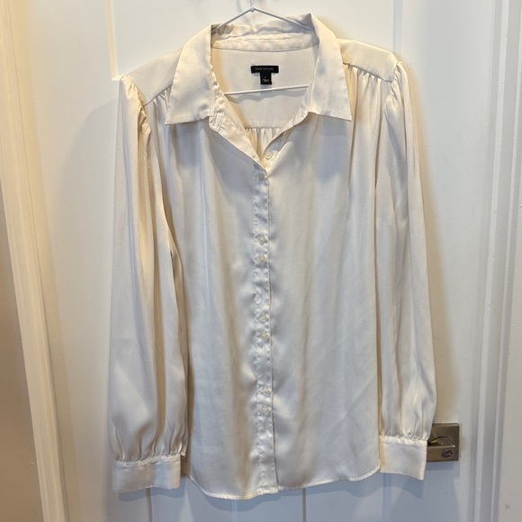 Ann Taylor White Button-Up Blouse - Picture 1 of 2